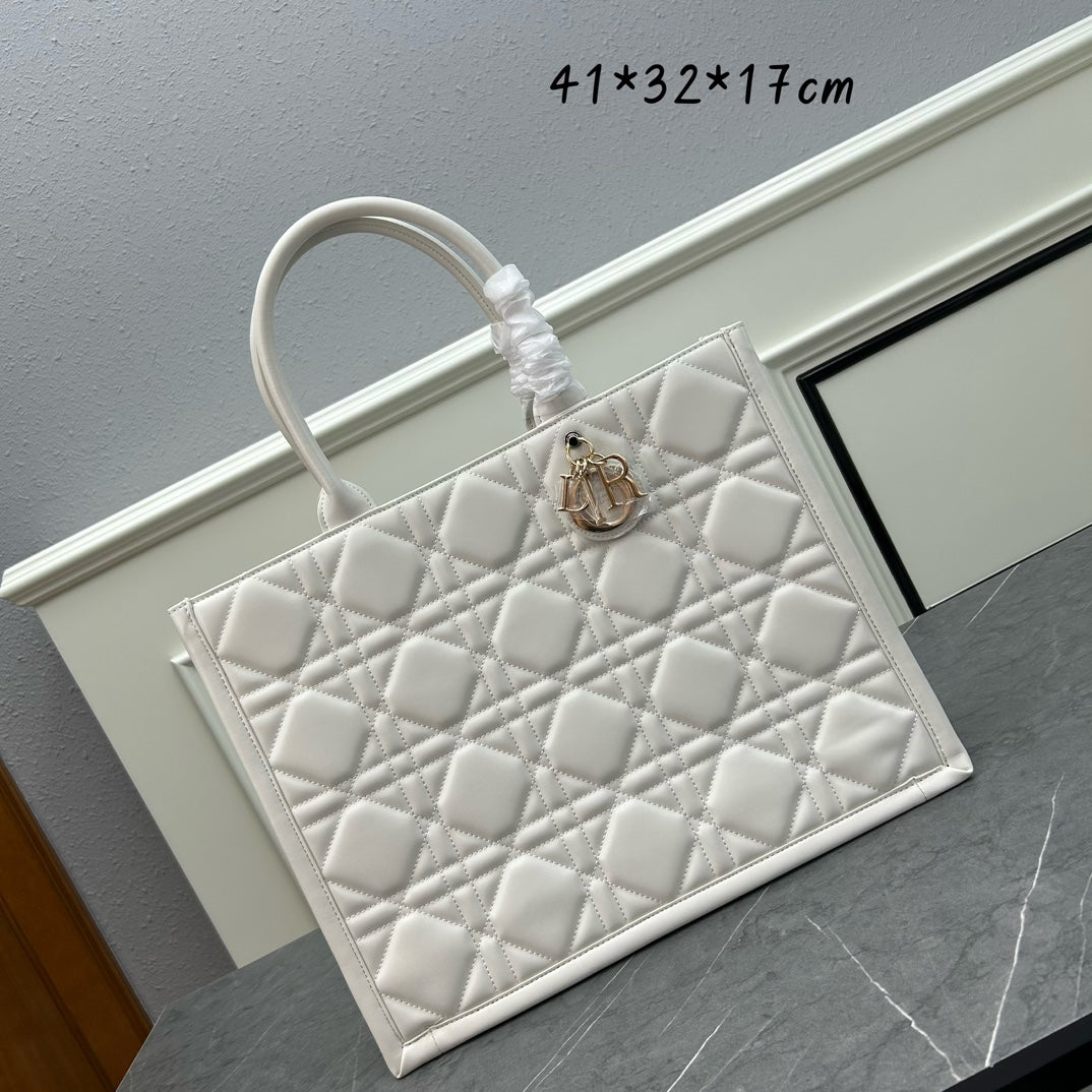 D new arrival tote bag size: 41x32x17