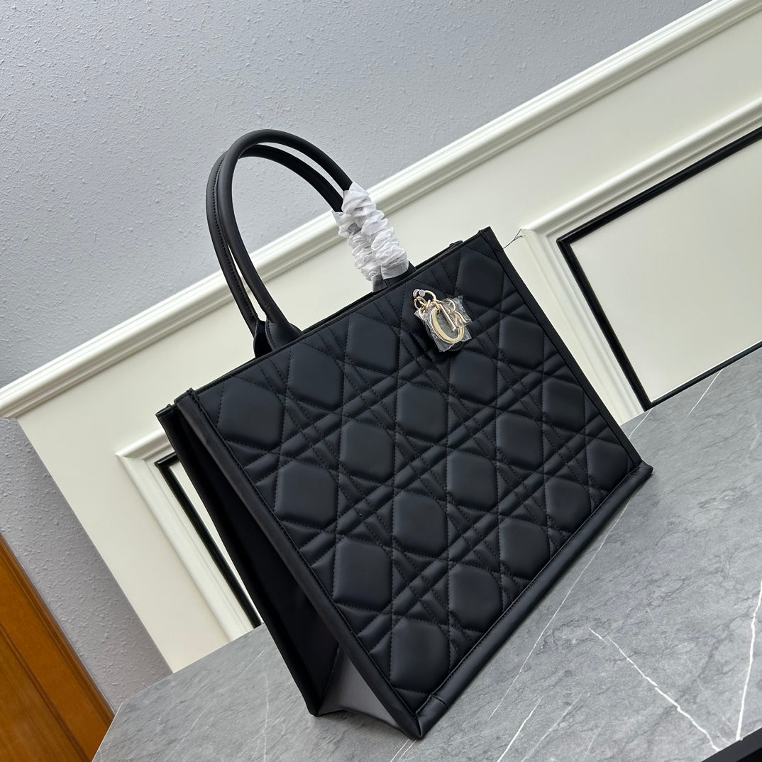 D new arrival tote bag size: 41x32x17