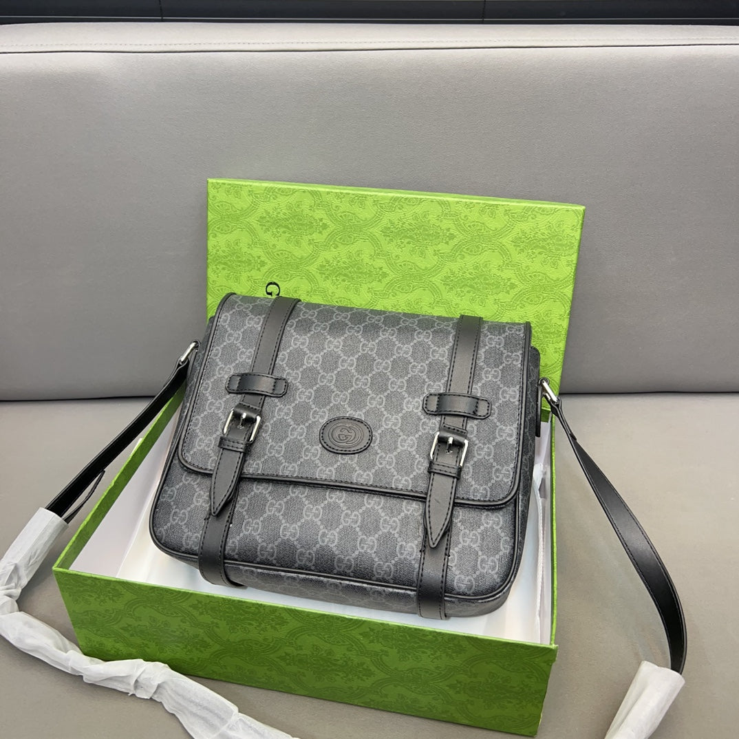 gg man and women crossbody bag size : 23 x 28 cm