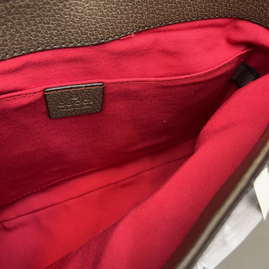 gg man and women crossbody bag size : 23 x 28 cm