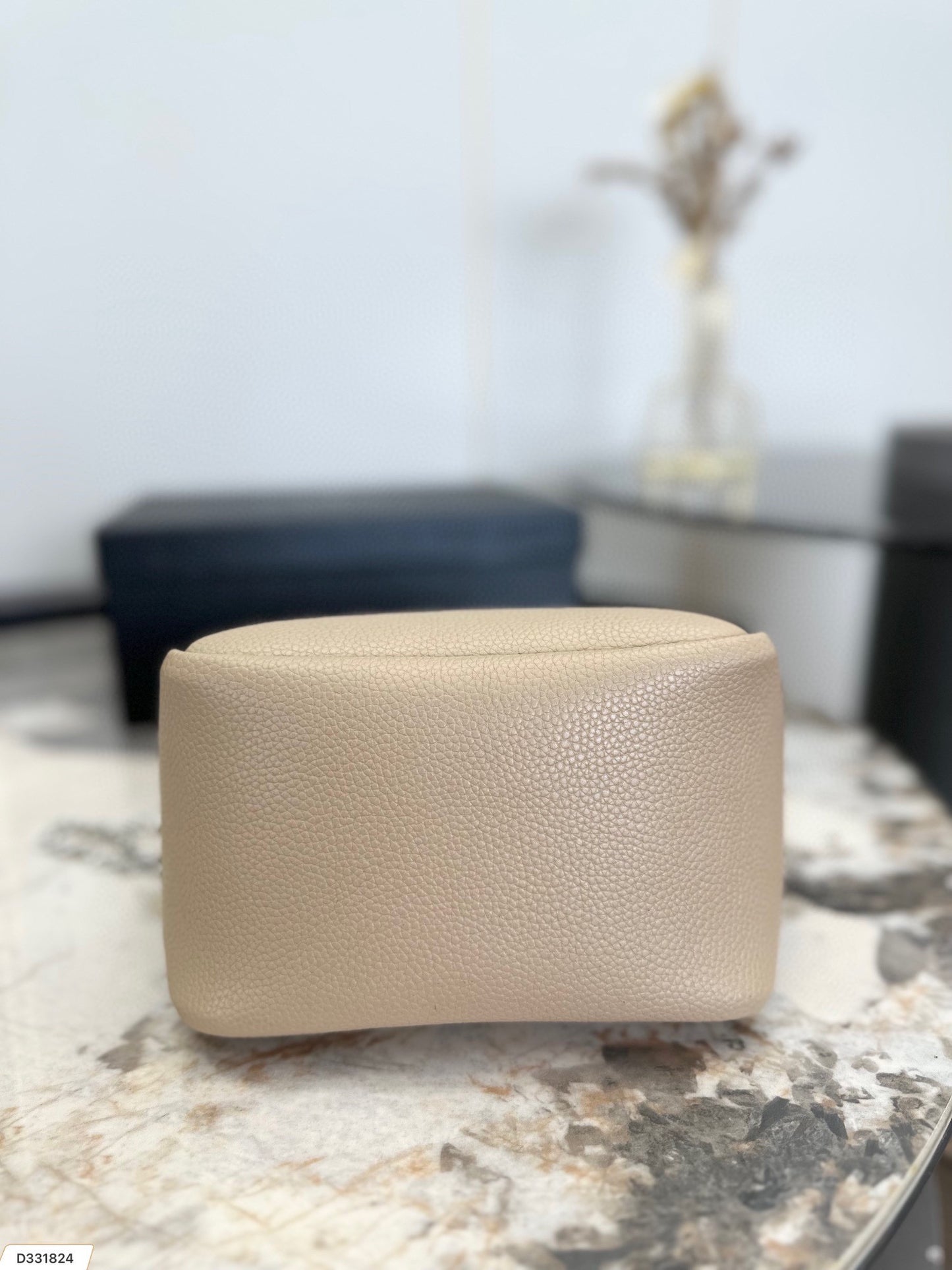 Pra new arrival tote bag size : 20.5 * 16 cm