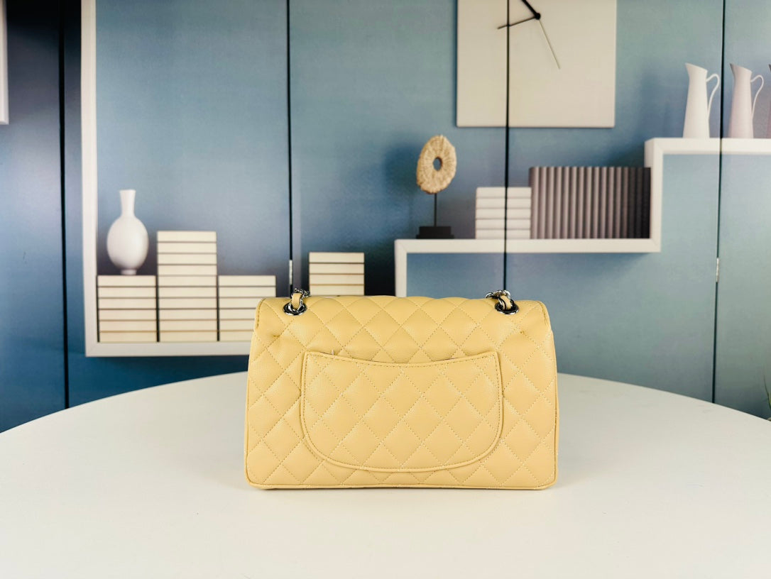 CC  Classic Flap caviar leather 25 cm