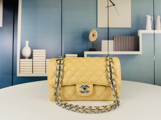 CC  Classic Flap caviar leather 25 cm