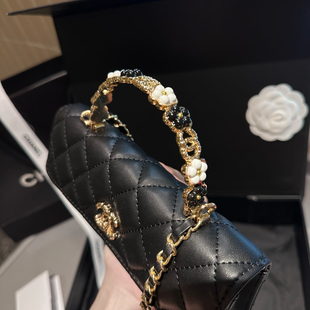 cc woc new arrival bag size : 19 cm