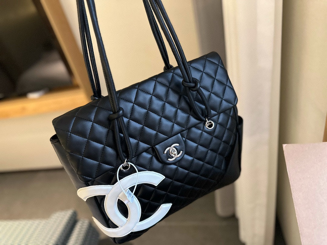 cc new arrival tote bag size: 36 * 30 cm