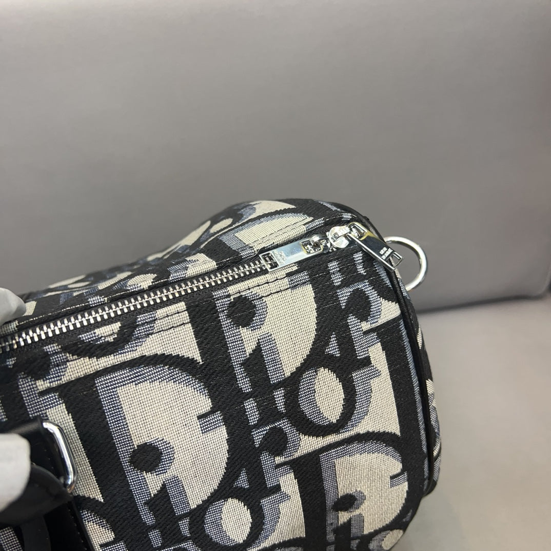 D new arrival traval bag size : 28 x 50 cm