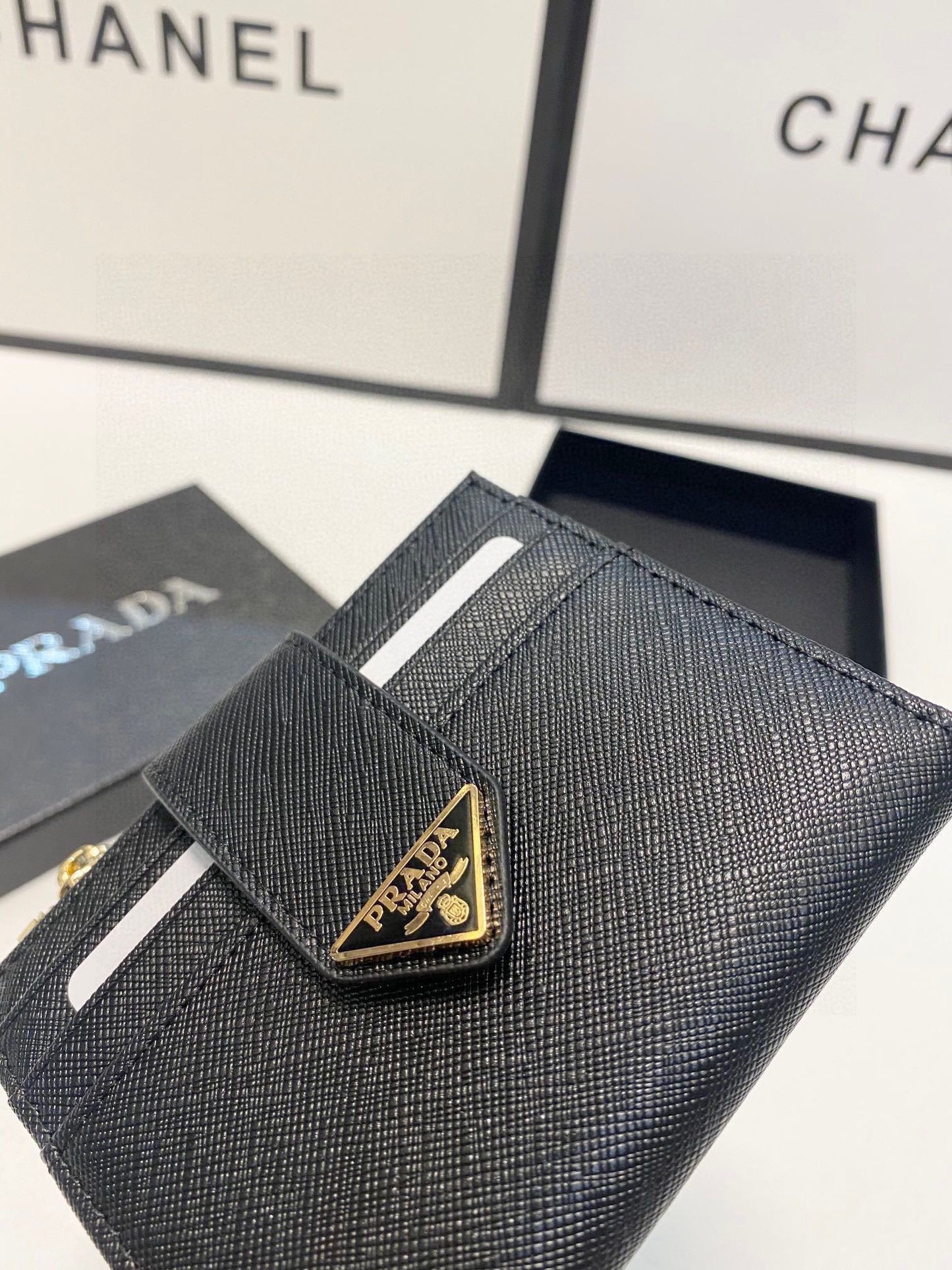 Pra wallet men and women size : 10x9 cm