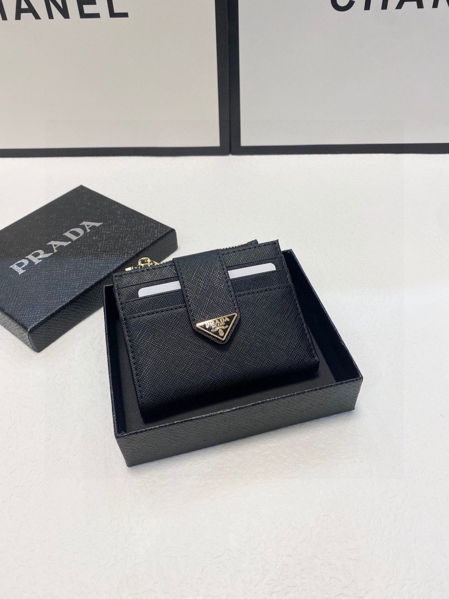 Pra wallet men and women size : 10x9 cm