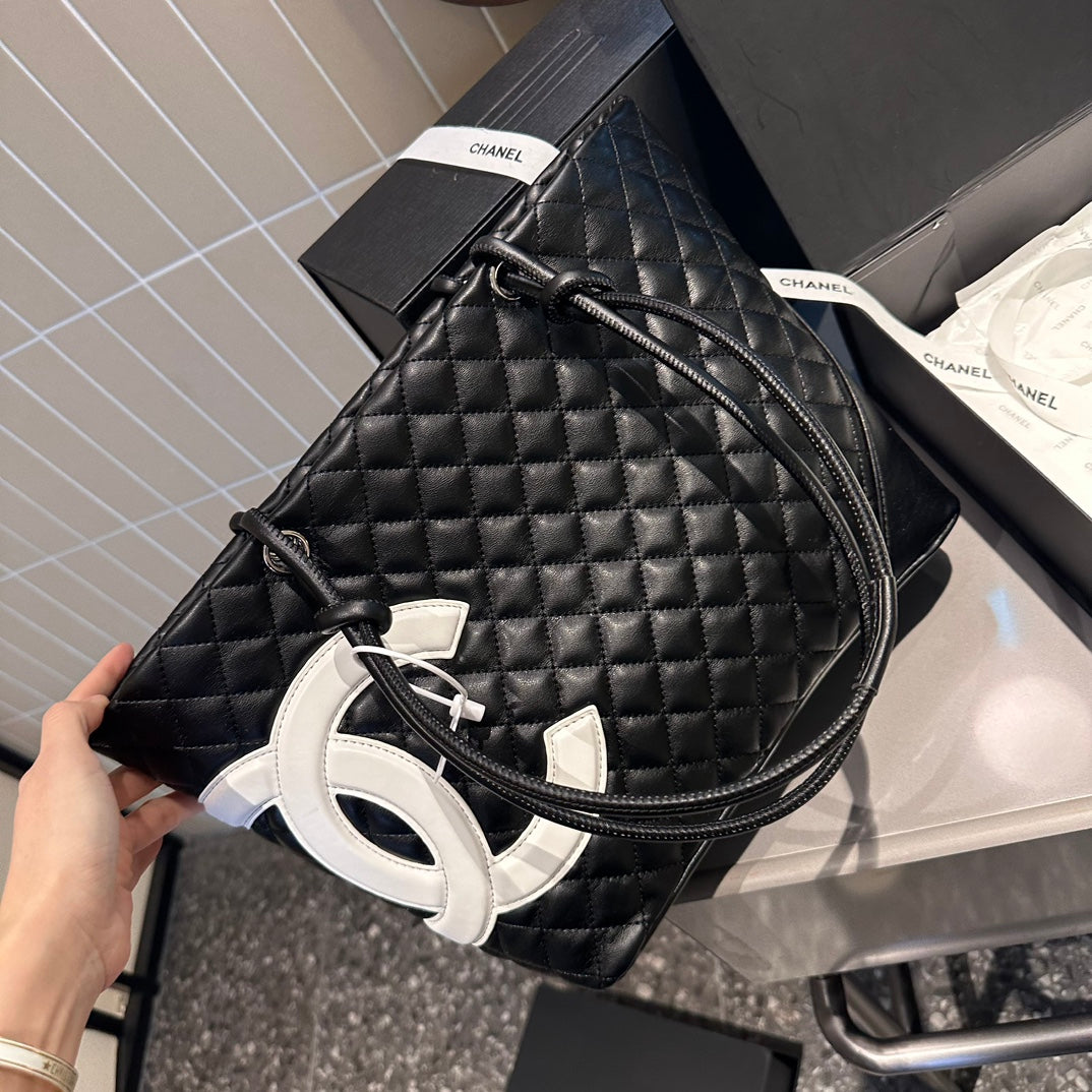 CC grand shopping tote size: 28cm