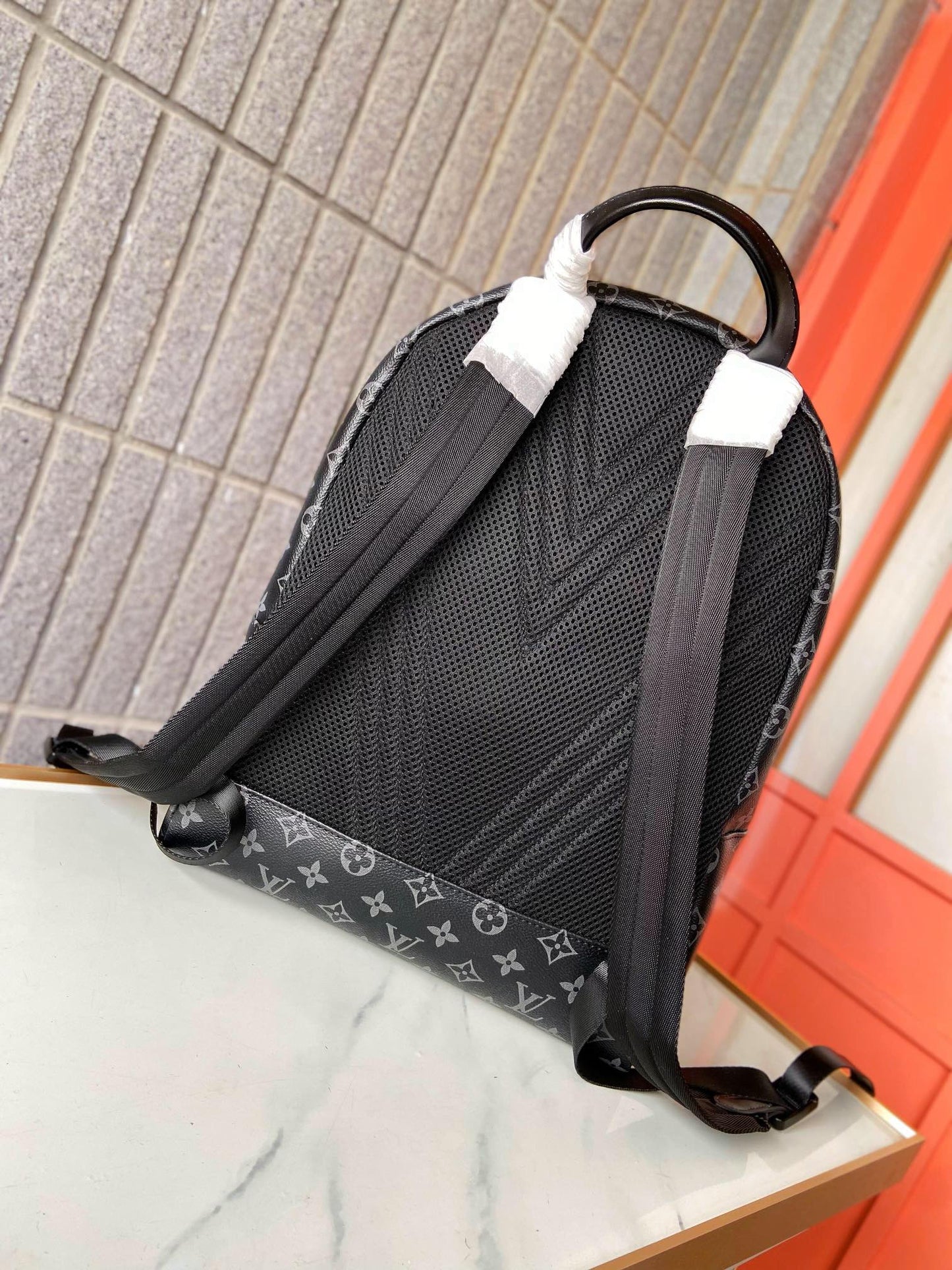 Louis new arrival 🇲🇱Aerogram backpack bag size : 43 x 30 x 14 cm