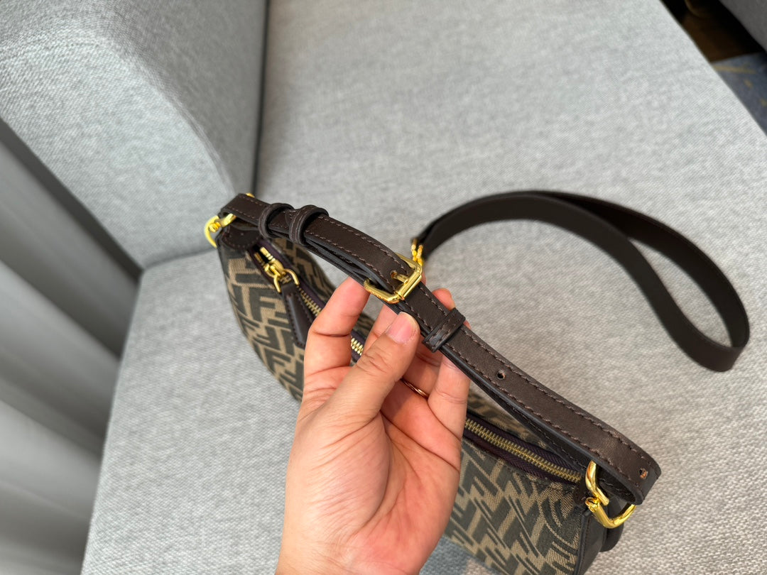 Fen new arrival bag size：28*16cm