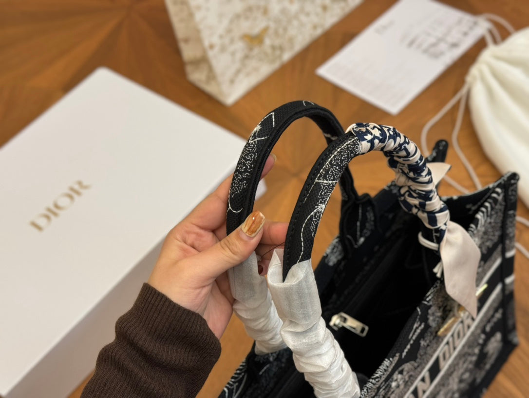 D book tote bag mediums size : 36 cm