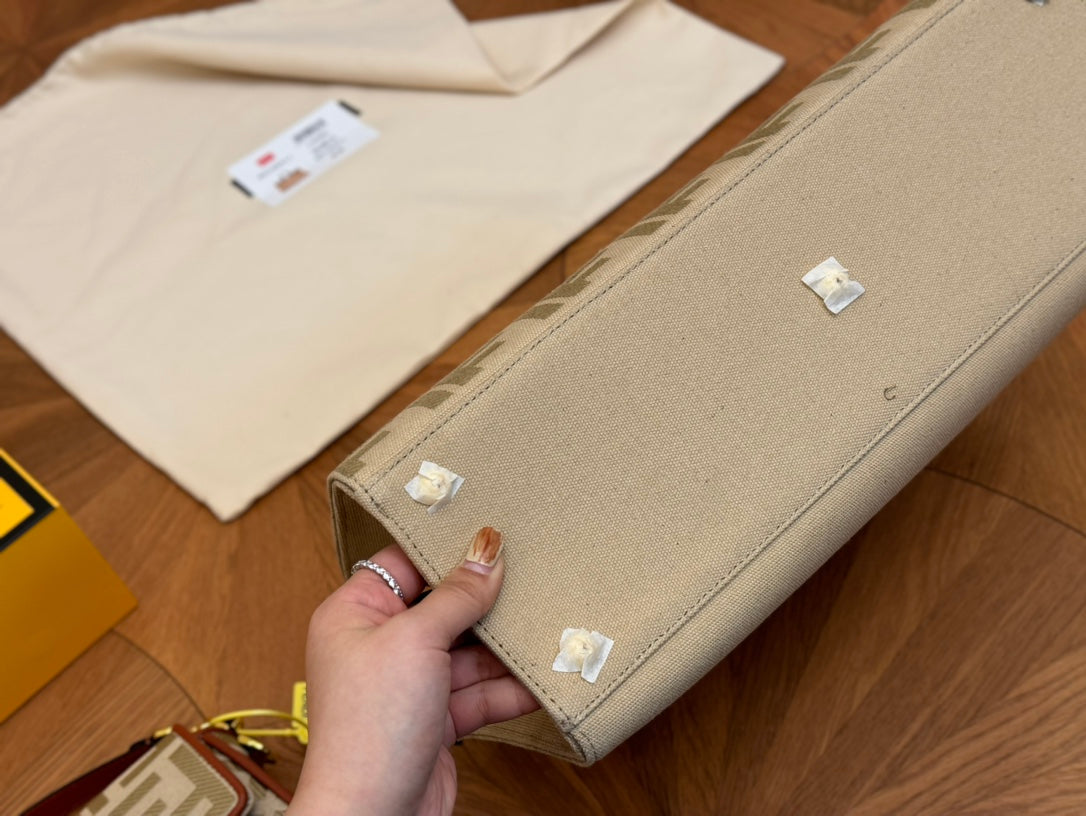 Fen peekabo tote bag size :41*29 cm