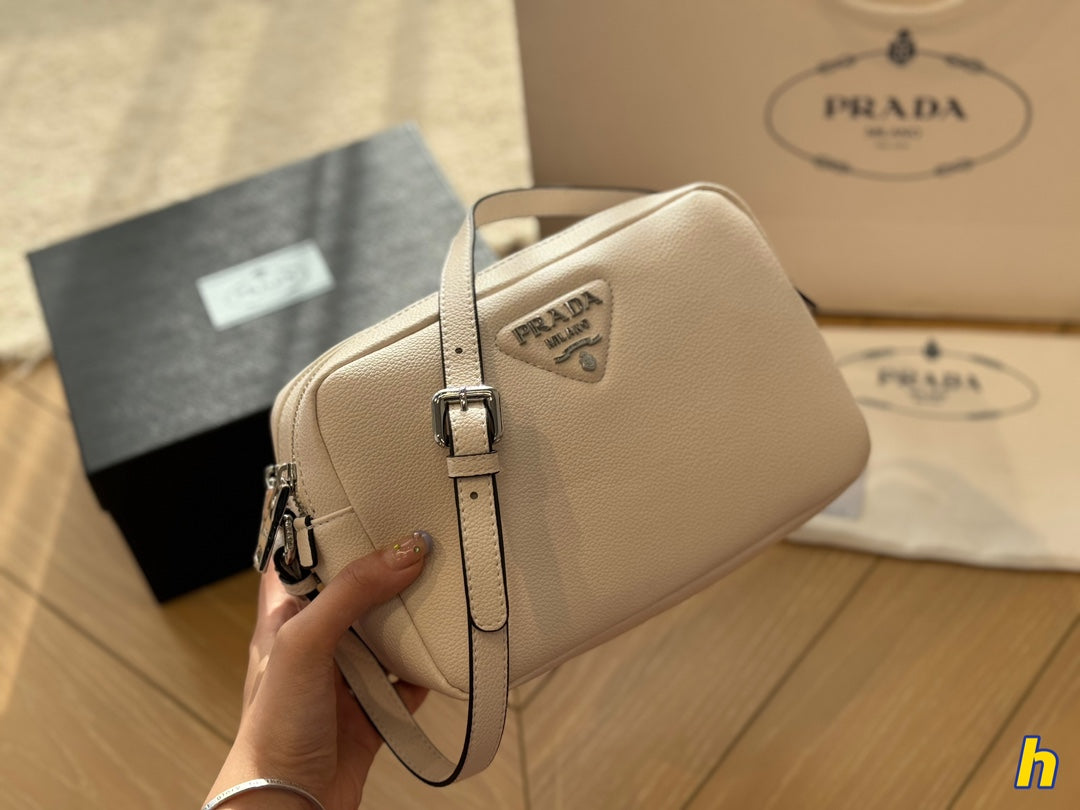 Pra new arrival camera bag size: 22*14cm