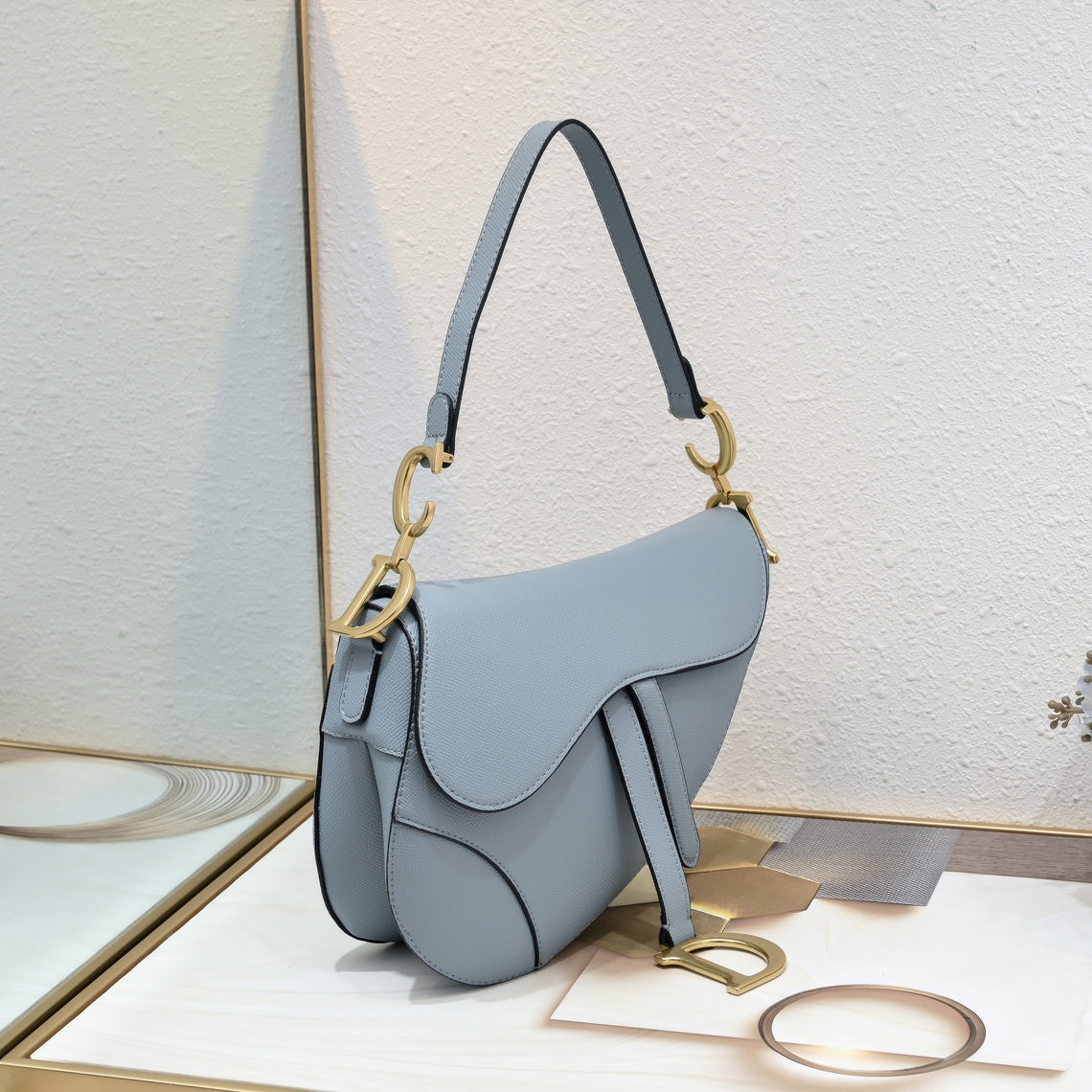 D saddle Be a classic with classics bag size: 25.5 x 20 x 6.5 cm