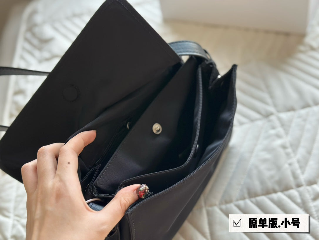 Pra invites x Cini Boeri bag