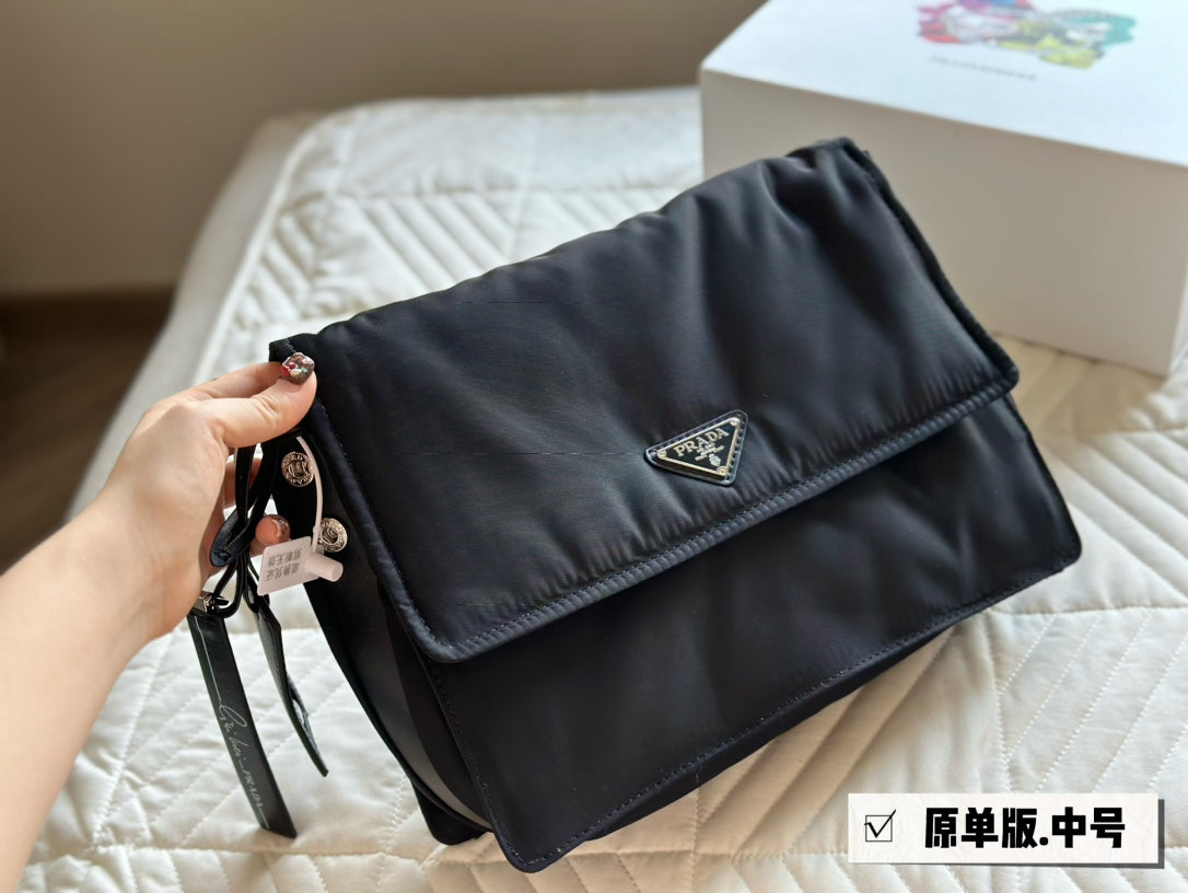 Pra invites x Cini Boeri bag