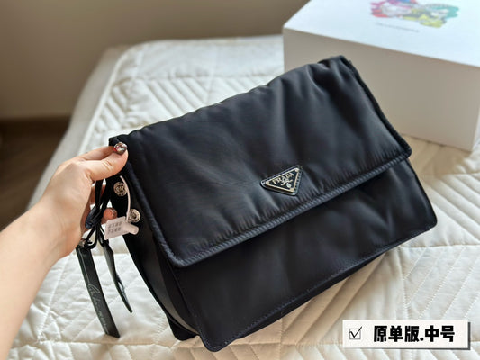 Pra invites x Cini Boeri bag