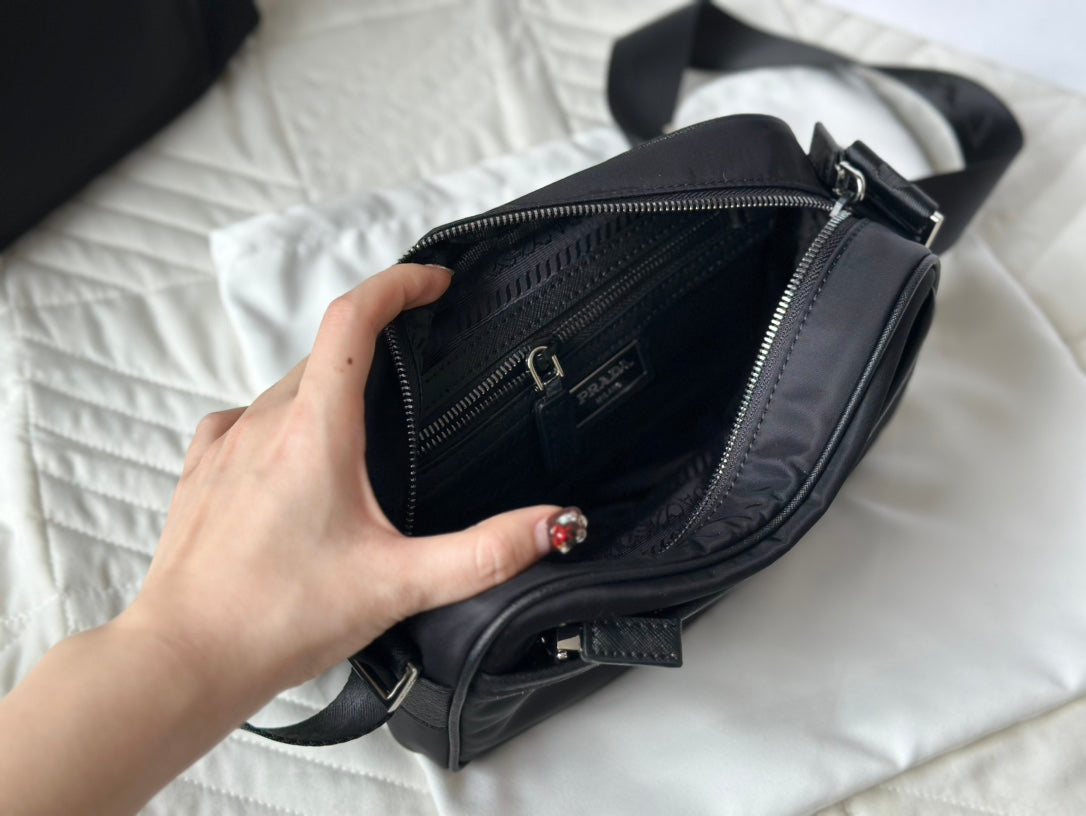 Pra new arrival men and women bag size : 24*15cm