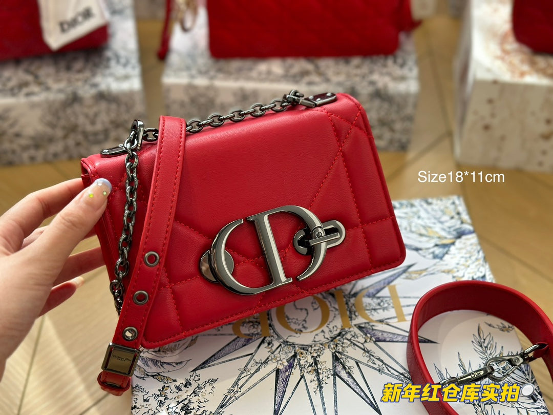 D new arrival MONTAIGNE bag size: 18*11 cm