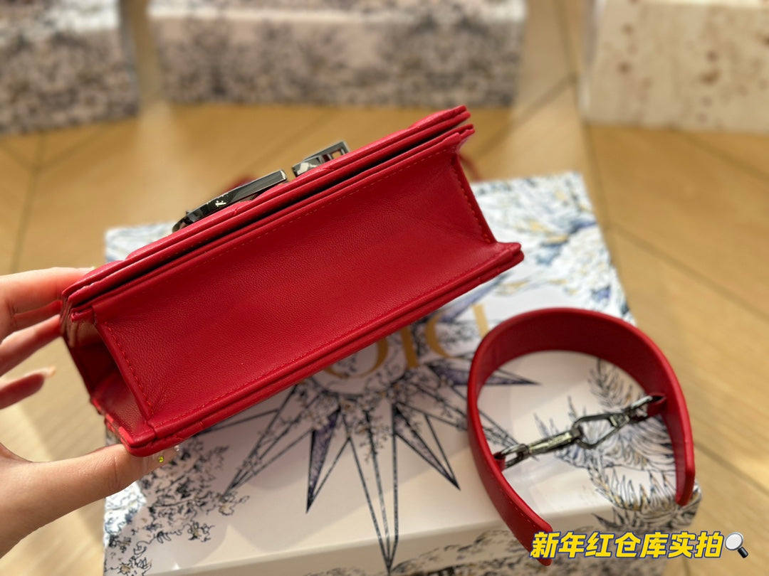 D new arrival MONTAIGNE bag size: 18*11 cm
