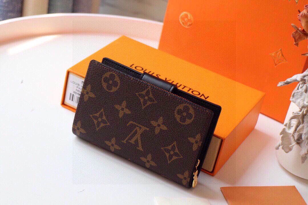 Louis new arrival wallets size: 13.5*9.5*3.5 cm