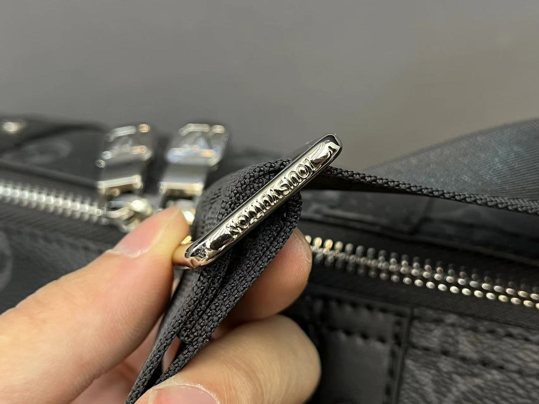 Louis CITY KEEPALL men and women bag size : 17 x 27 cm