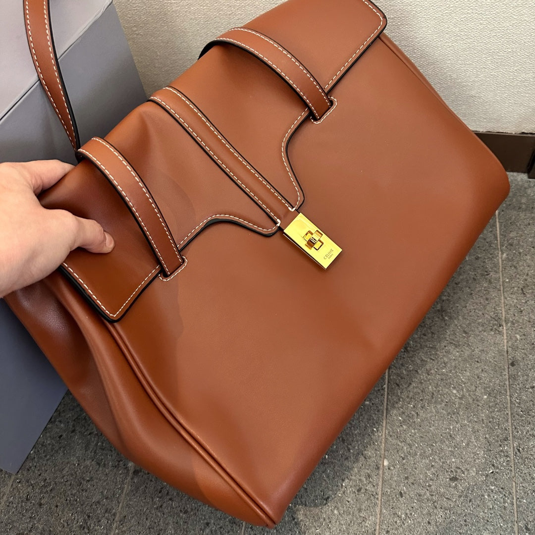 MEDIUM SOFT 16 BAG IN SMOOTH CALFSKIN TAN size: 33 * 25cm