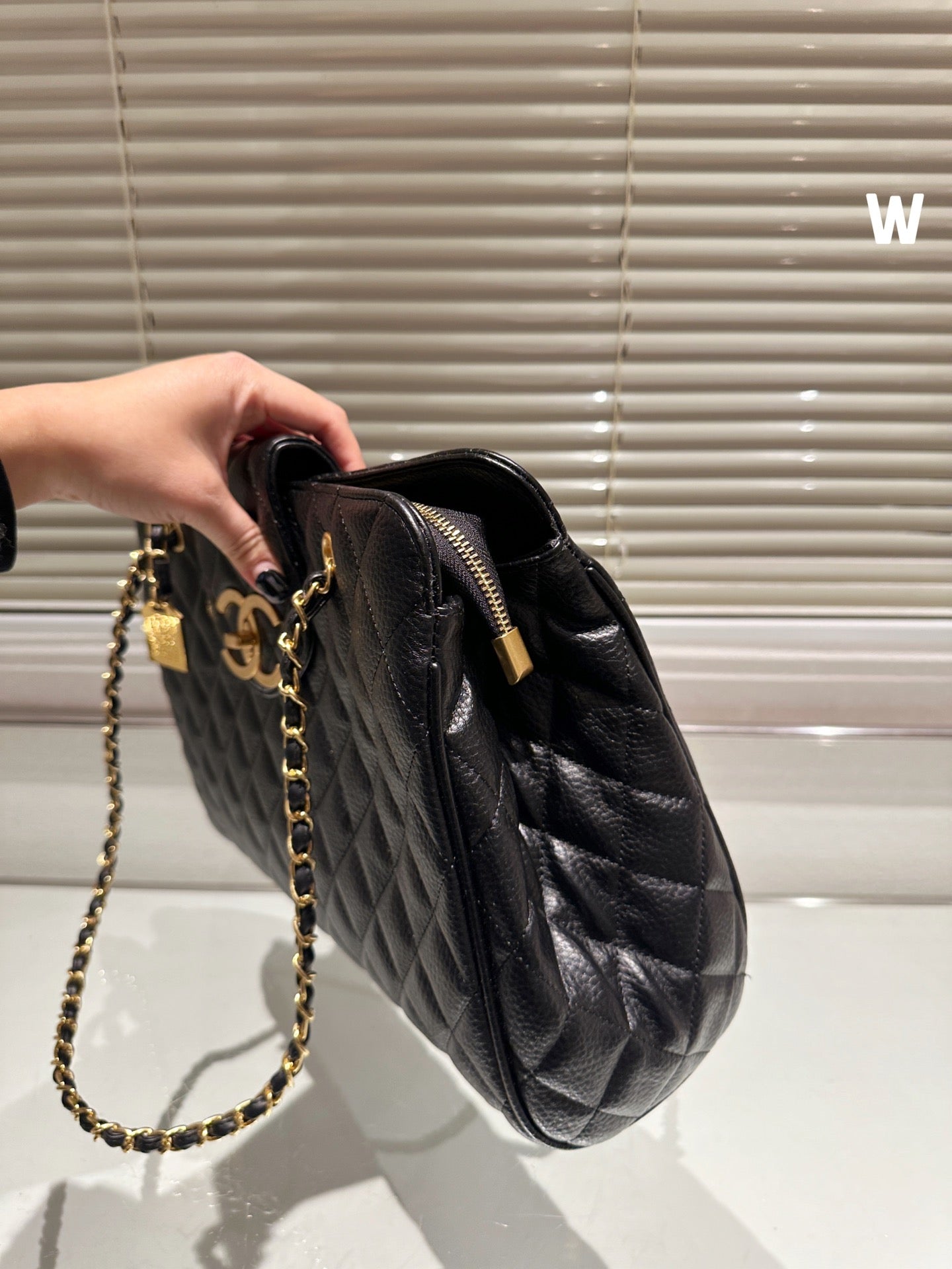 cc new arrival tote bag size : 36* 24 cm