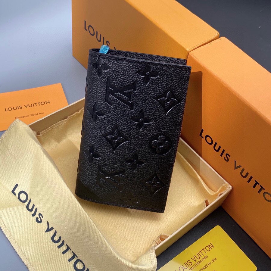 Louis new arrival wallets size : 13.5*9.5*3.5 cm