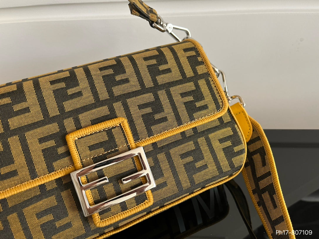 Fen new arrival bag size : 26 * 14.5  cm