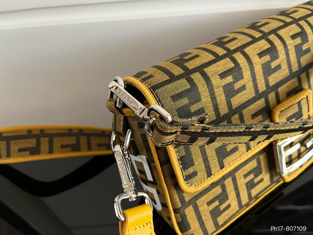 Fen new arrival bag size : 26 * 14.5  cm