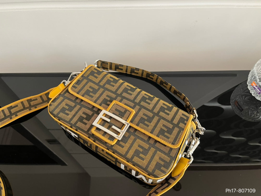 Fen new arrival bag size : 26 * 14.5  cm