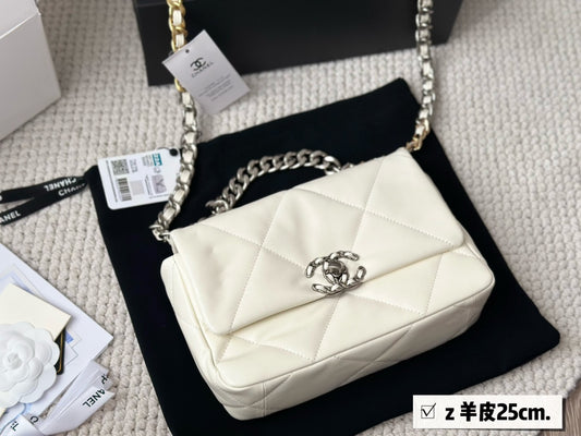 CC 19bag new arrival man and women bag size : 26 cm