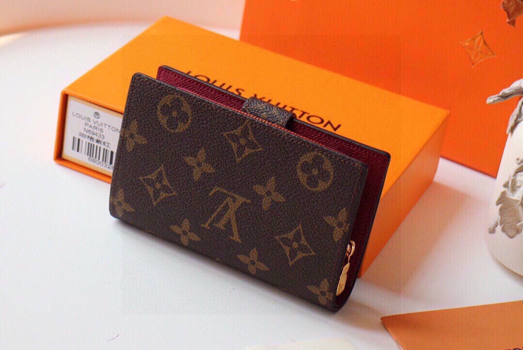 Louis new arrival wallets size: 13.5*9.5*3.5 cm