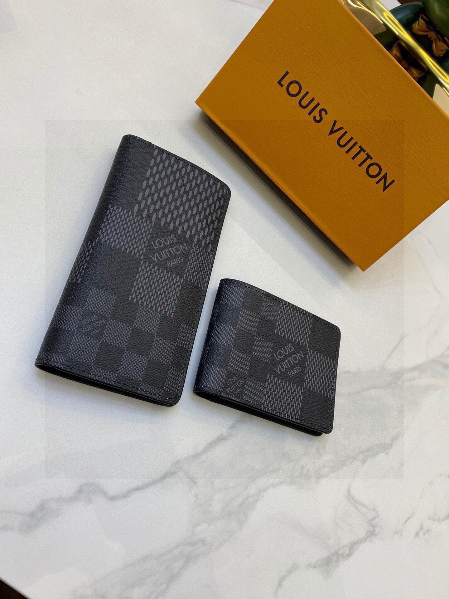 Louis new arrival men and women wallets