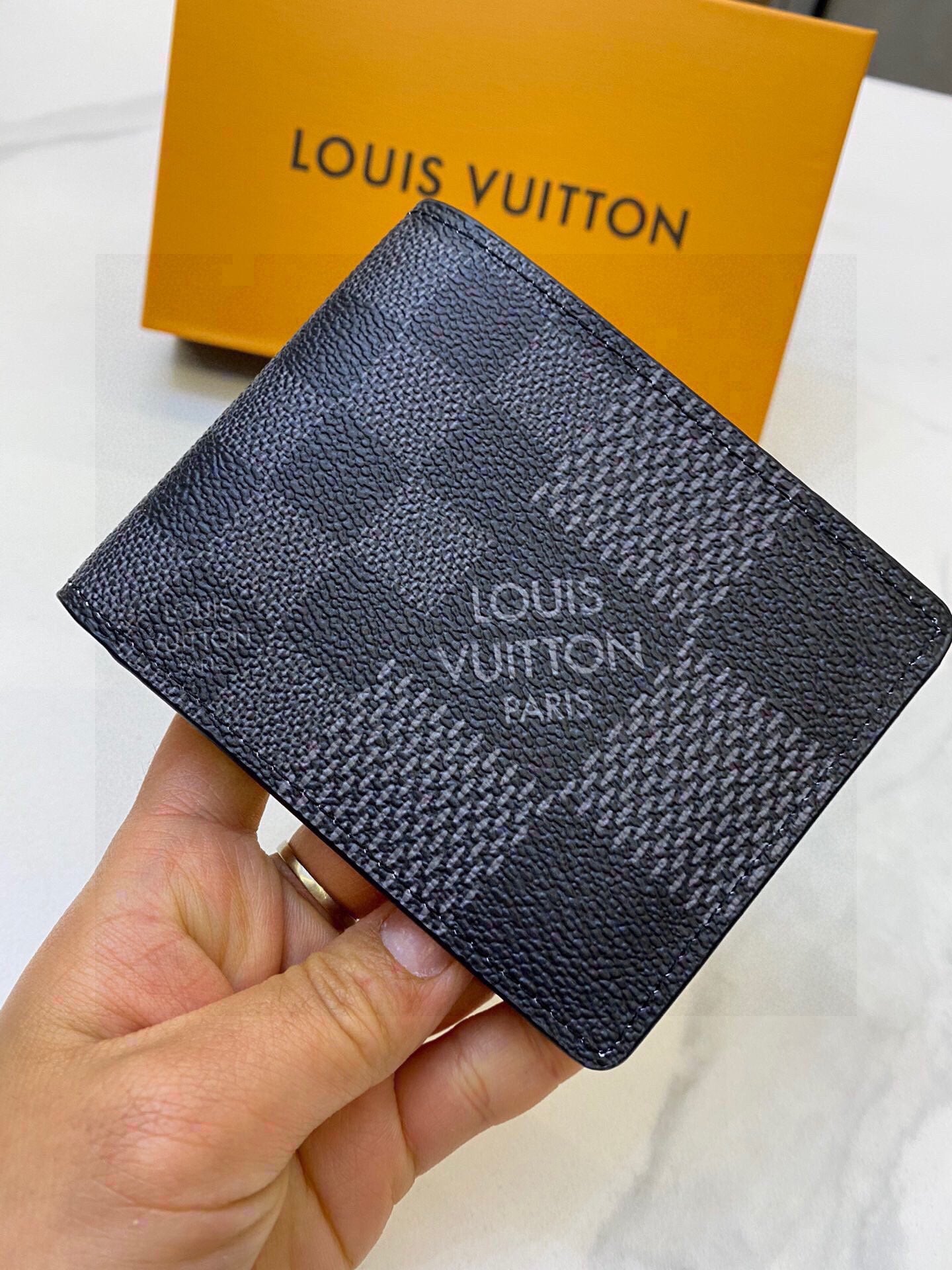 Louis new arrival men and women wallets