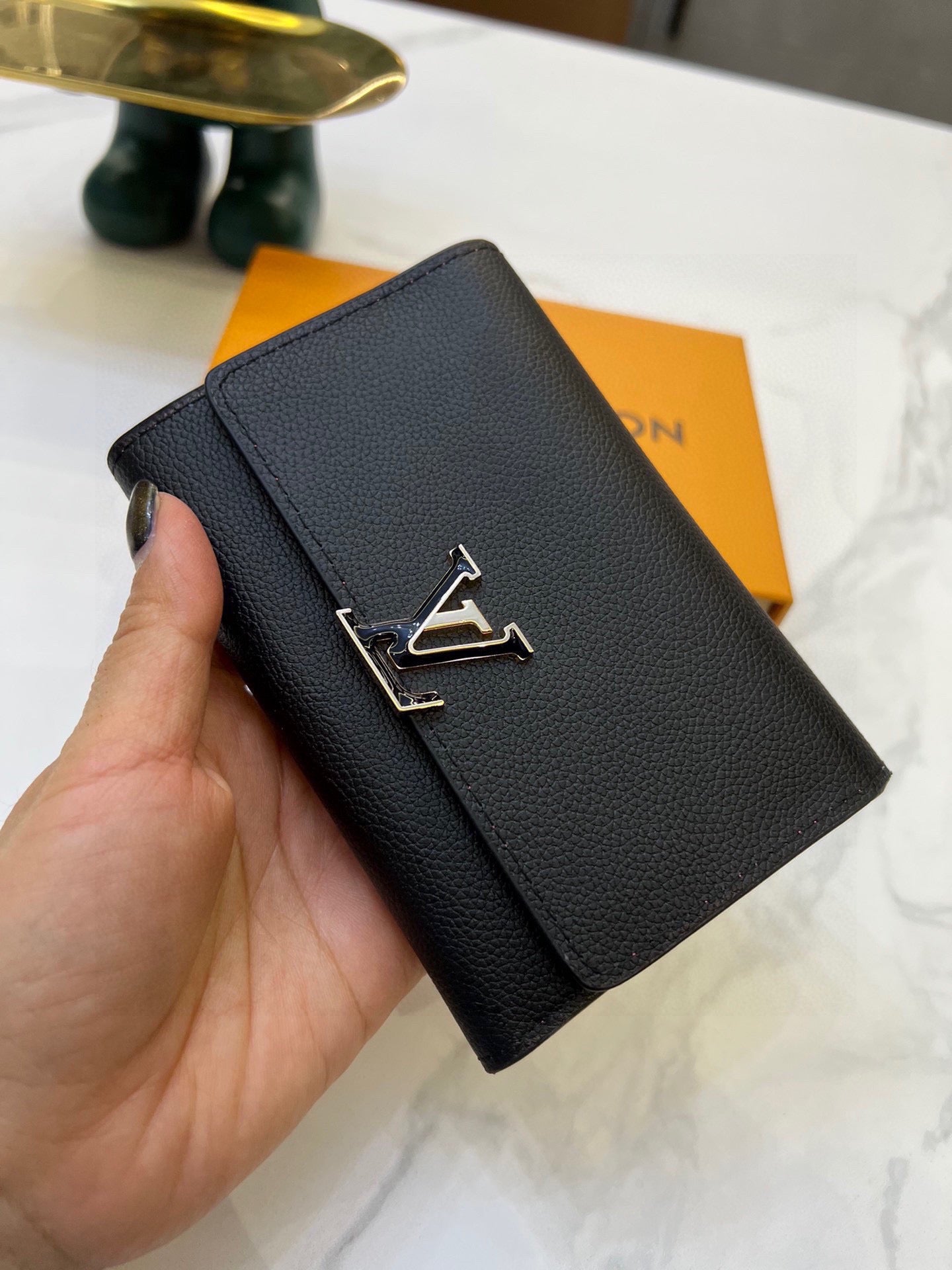 Louis new arrival Capucines wallet size : 13.5*9.5*1.5cm