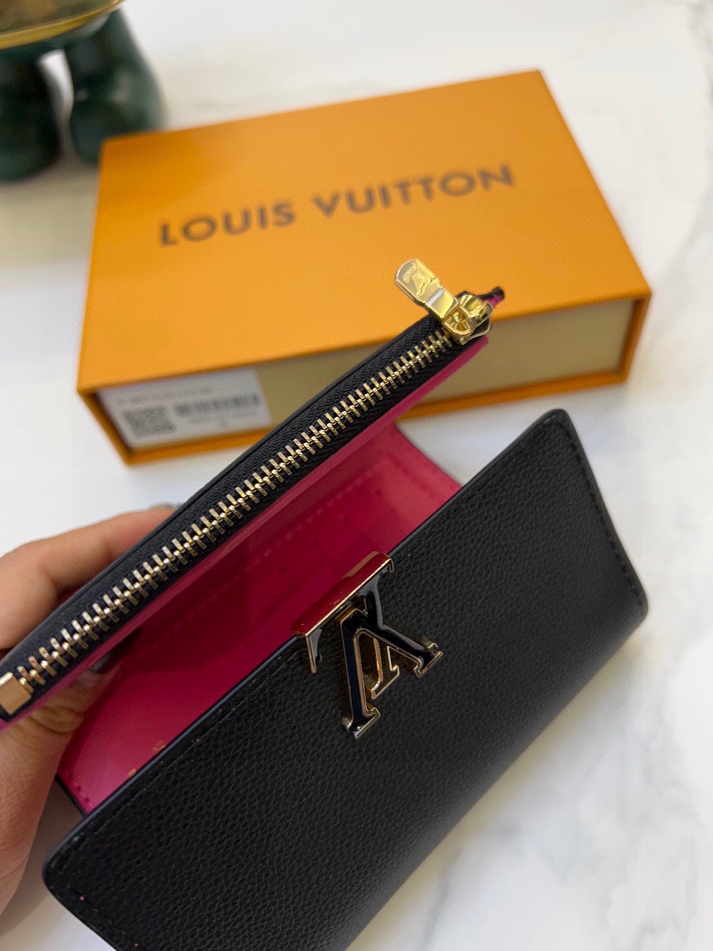 Louis new arrival Capucines wallet size : 13.5*9.5*1.5cm