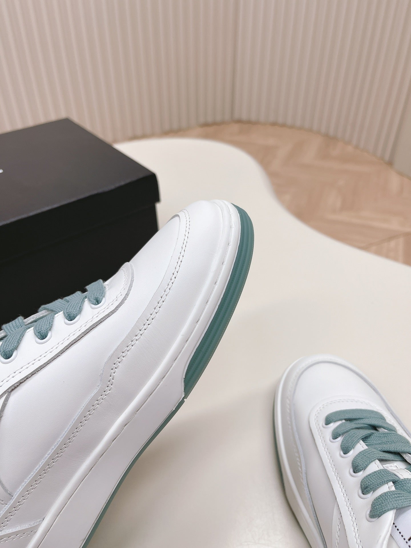 Cc new arrival  24P women sneakers heels 3 cm