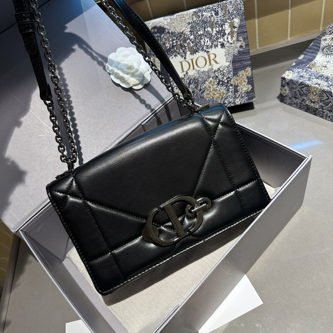 D new arrival MONTAIGNE bag size: 24 cm