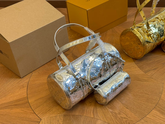 Louis new arrival men and women bag size : 30*15cm