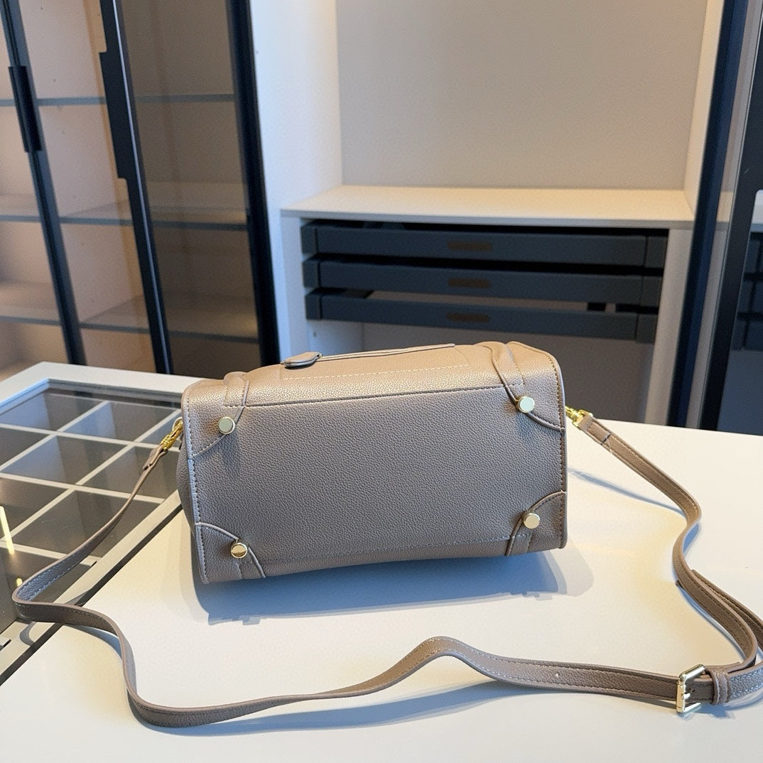 Ce new arrival tote bag size : 26 cm