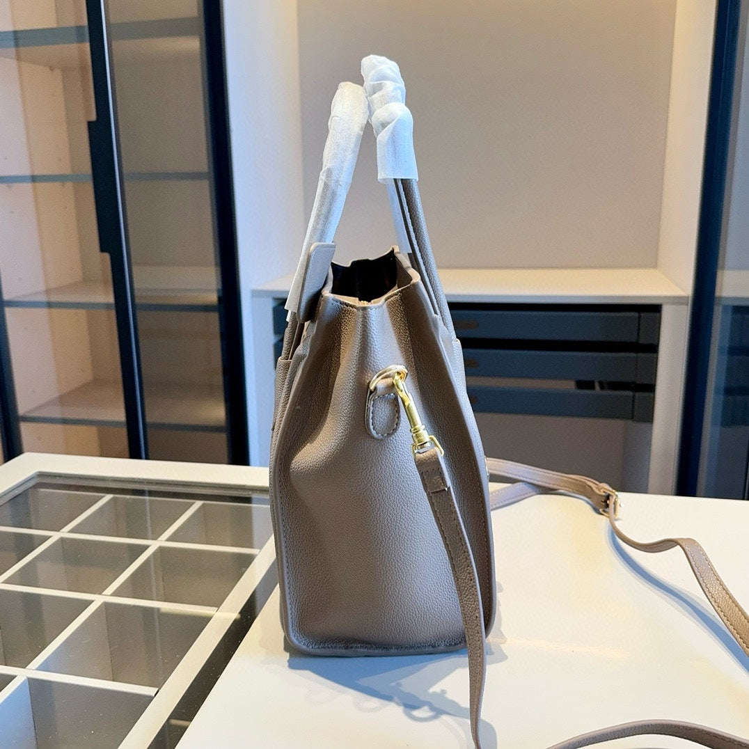 Ce new arrival tote bag size : 26 cm