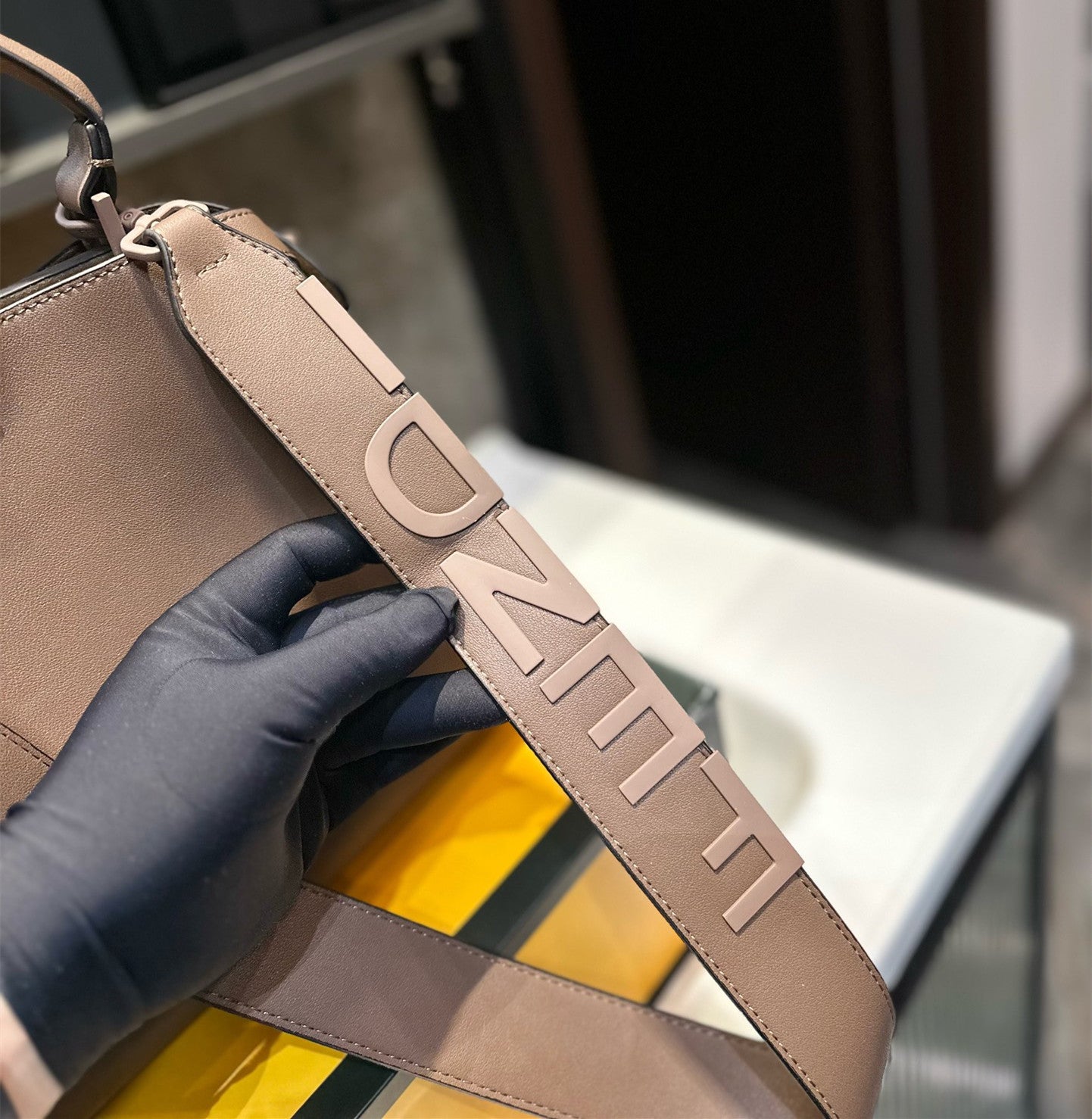 FEN Peekaboo new arrival tote bag size : 32*26 cm