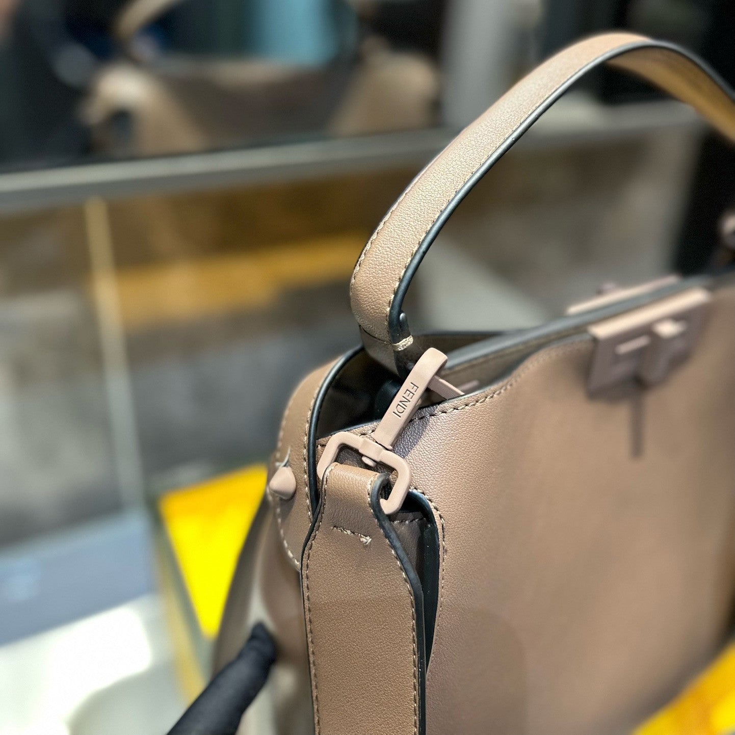 FEN Peekaboo new arrival tote bag size : 32*26 cm