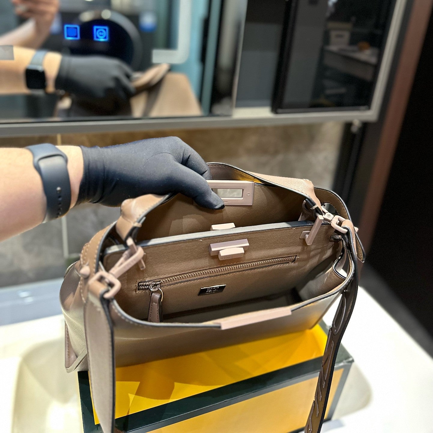 FEN Peekaboo new arrival tote bag size : 32*26 cm