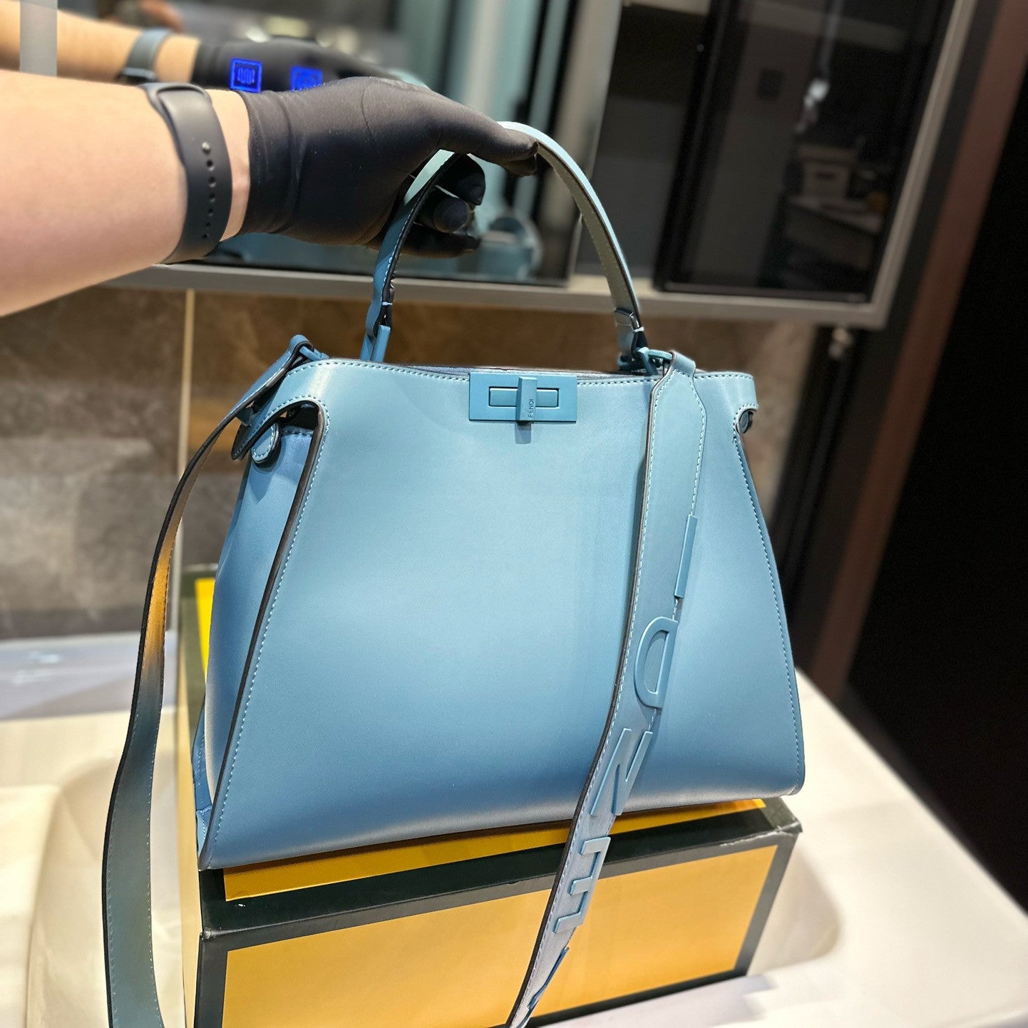 FEN Peekaboo new arrival tote bag size : 32*26 cm