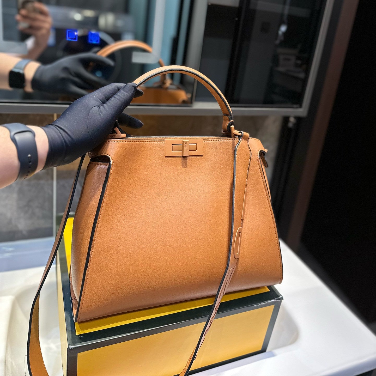 FEN Peekaboo new arrival tote bag size : 32*26 cm