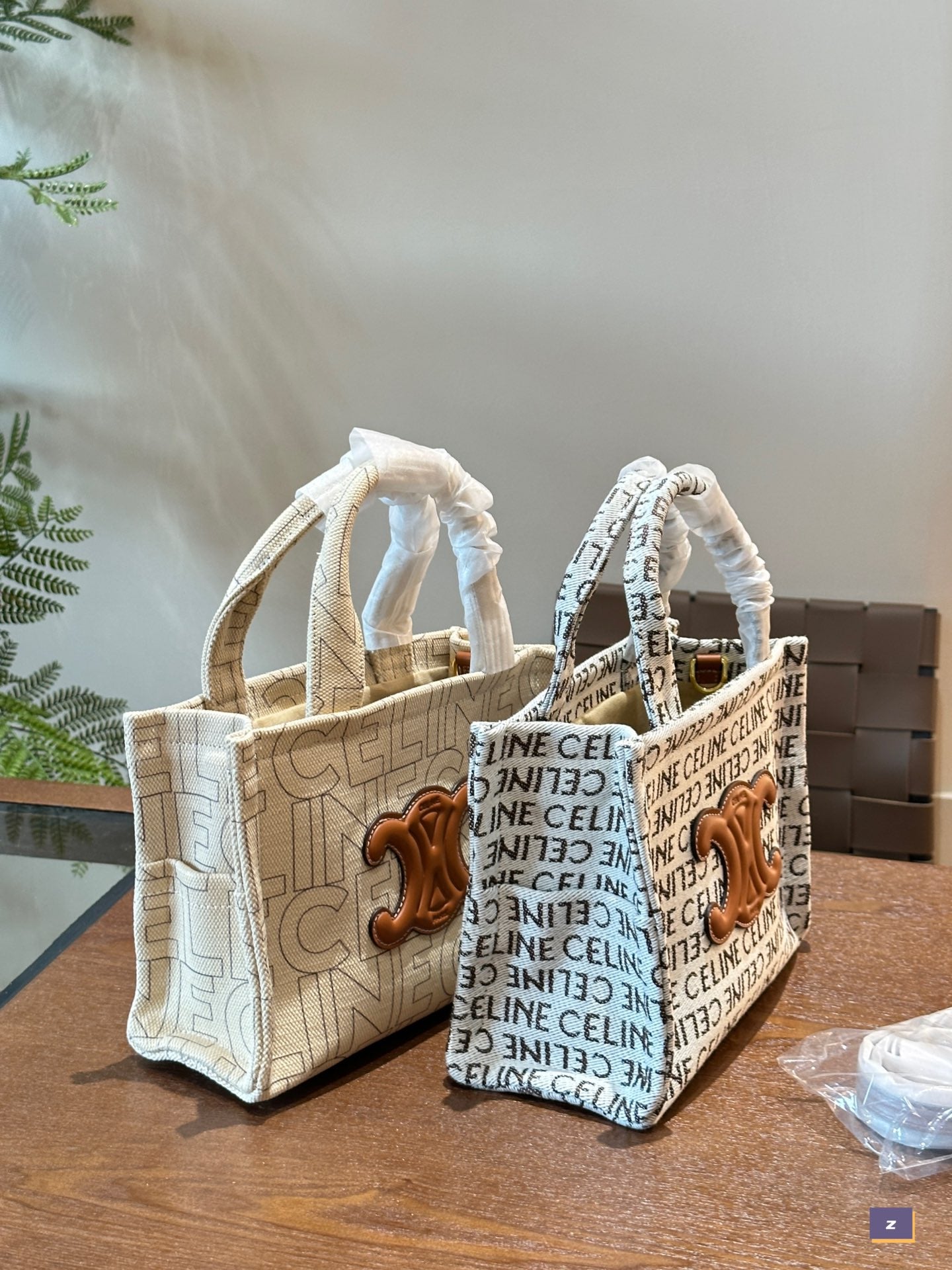 Ce Thais tote bag size : 26 cm